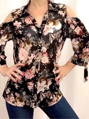 Ember Floral Cold-Shoulder Button-Front Blouse in Black and Pink